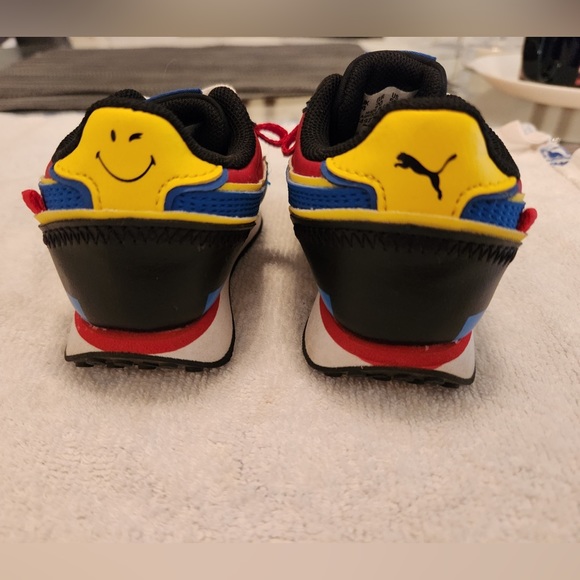 Puma Smiley World Trainers - Picture 4 of 7